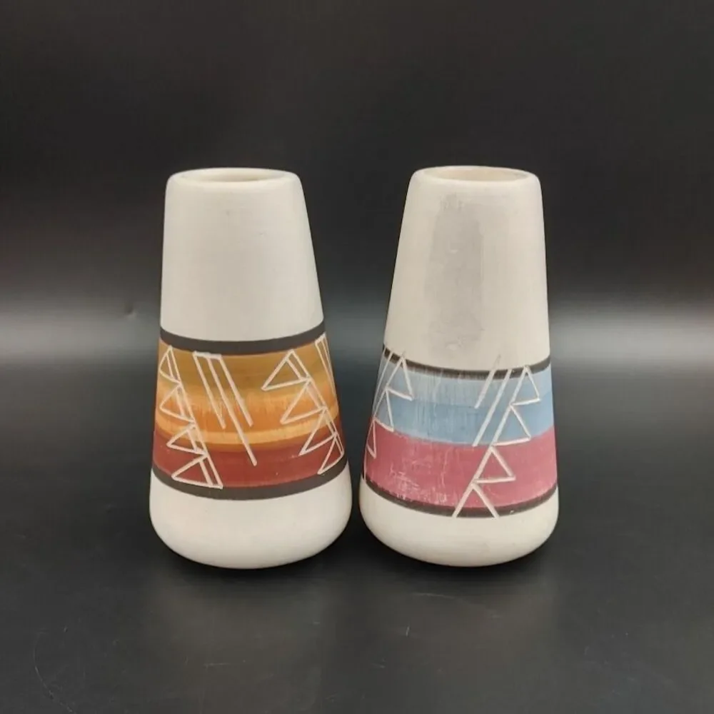 Lot of 2 Native American Pottery Vase Southwest Signed Tribal Art Pottery Sioux